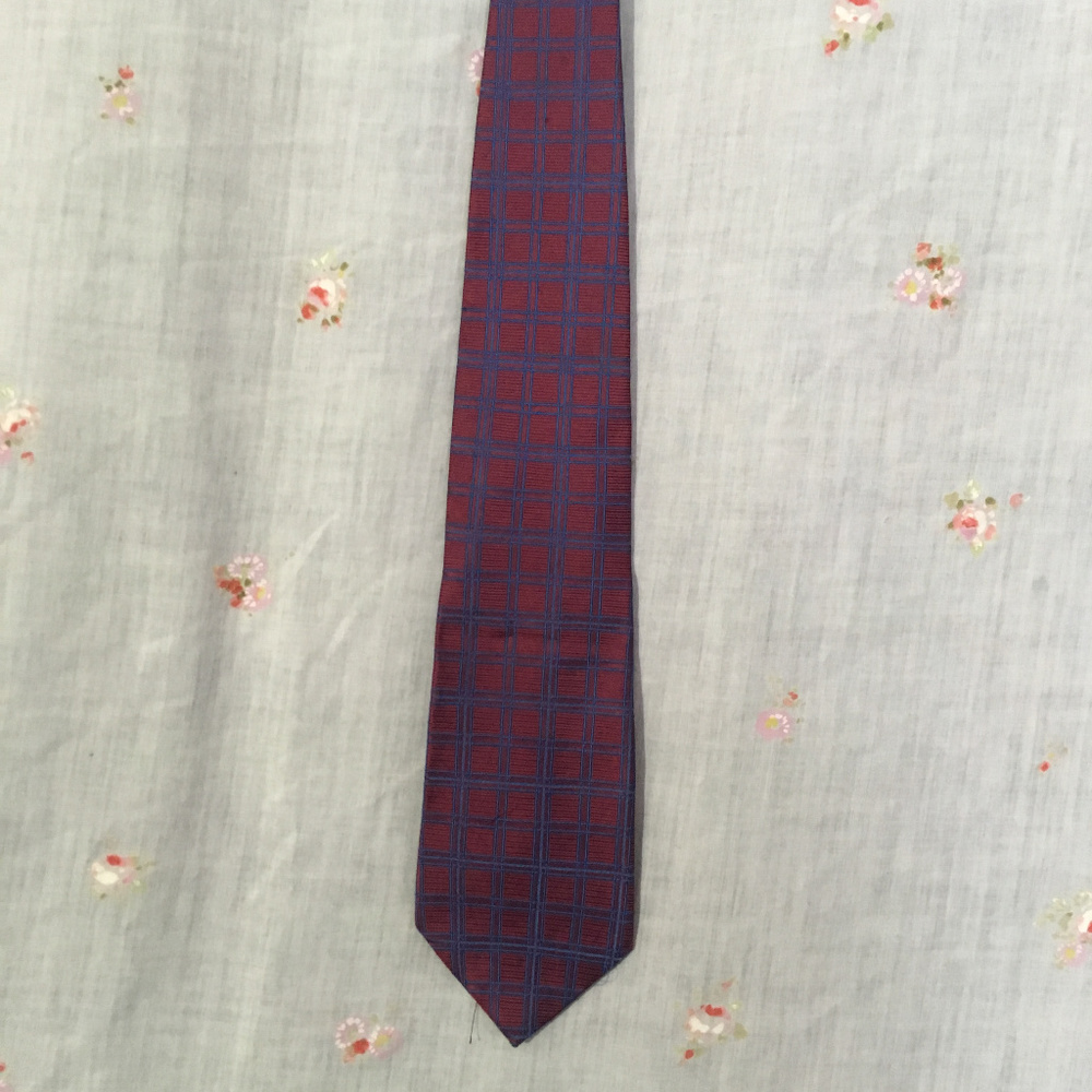 Van Heusen silk tie